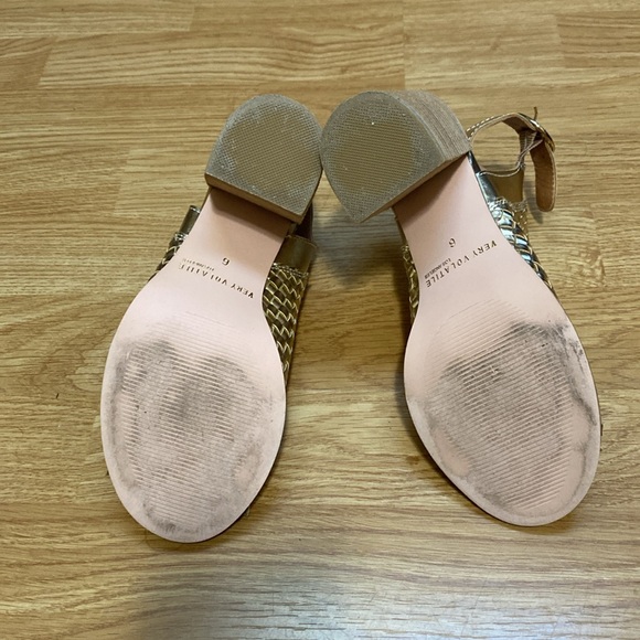 Very Volatile Woven Gold Metallic Starla Heeled Sandal - Picture 3 of 6